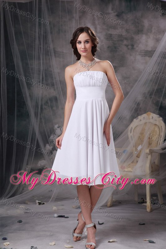 Cheap Strapless Ruched Tea-length White Bridesmaid Dama Dresses