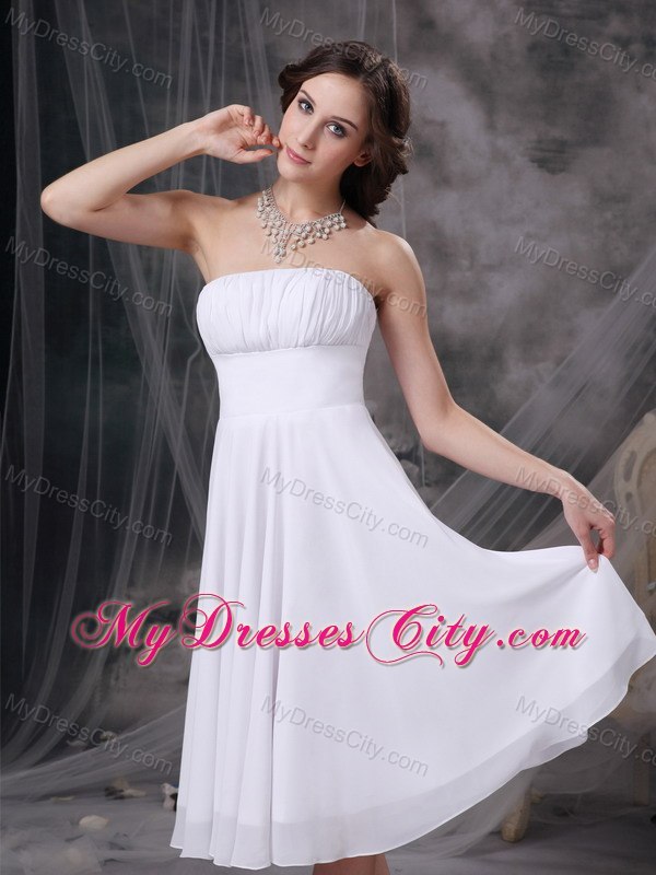 Cheap Strapless Ruched Tea-length White Bridesmaid Dama Dresses