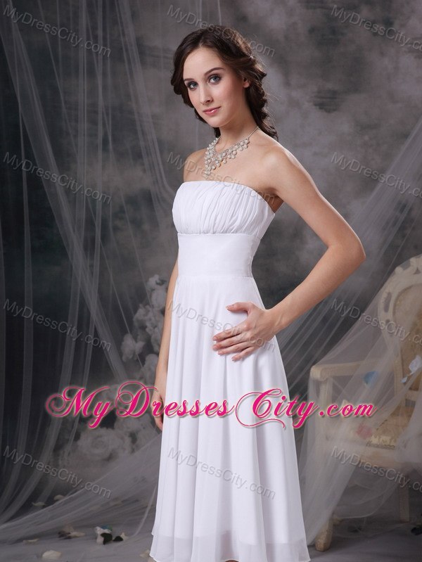 Cheap Strapless Ruched Tea-length White Bridesmaid Dama Dresses