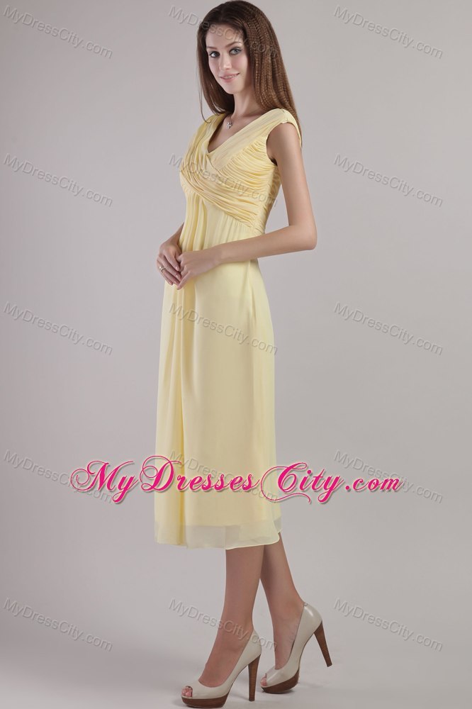 Empire V-neck Tea-length Ruched Chiffon Light Yellow Dresses for Damas