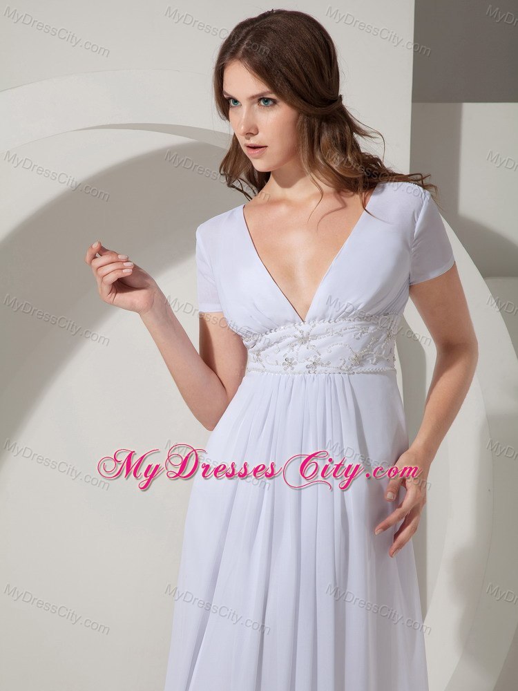 Fashionable Empire V-Neck Court Train ruched Chiffon Mothers Dresses with Beading