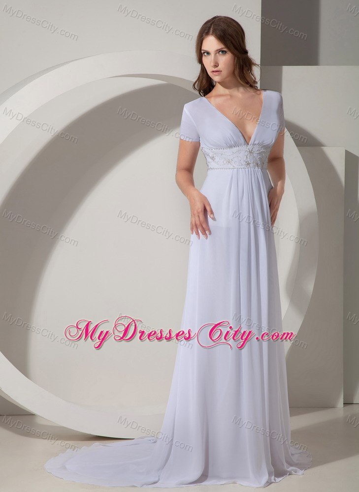 Fashionable Empire V-Neck Court Train ruched Chiffon Mothers Dresses with Beading