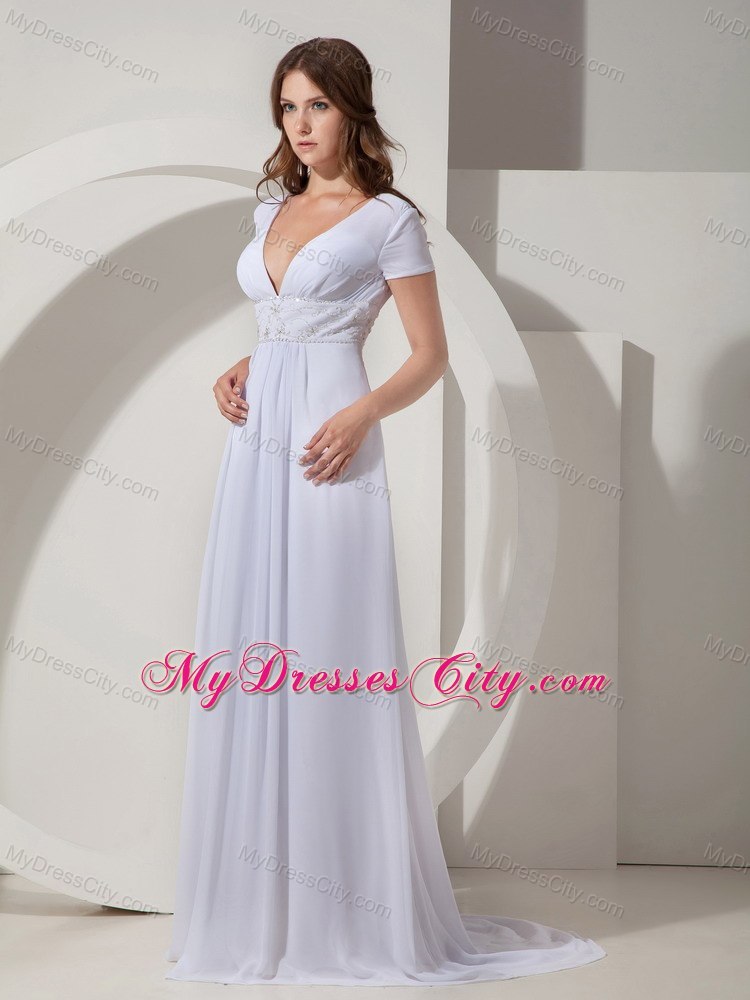 Fashionable Empire V-Neck Court Train ruched Chiffon Mothers Dresses with Beading