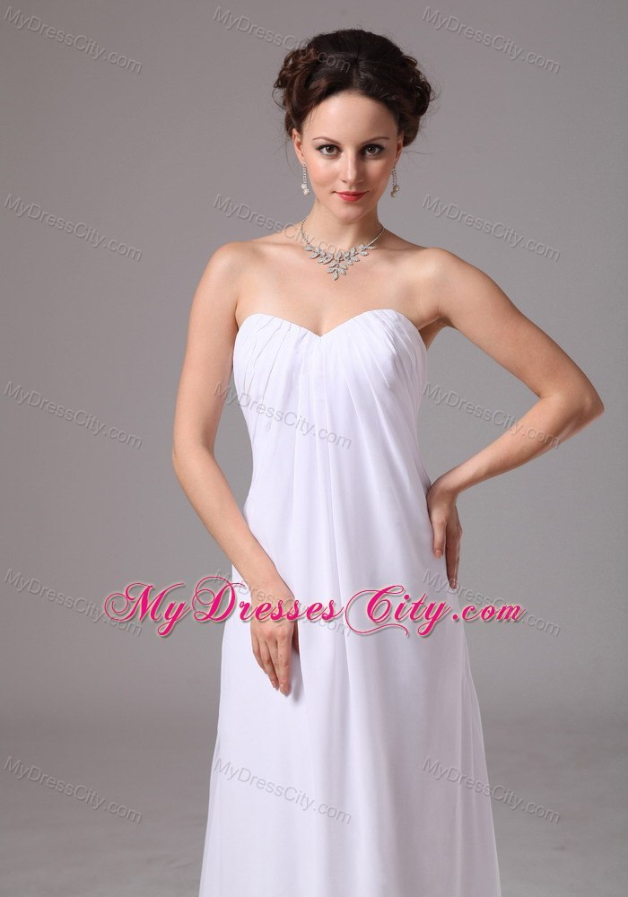 Cheap Spring Empire Sweetheart Sweep Train Wedding Dress for Beach