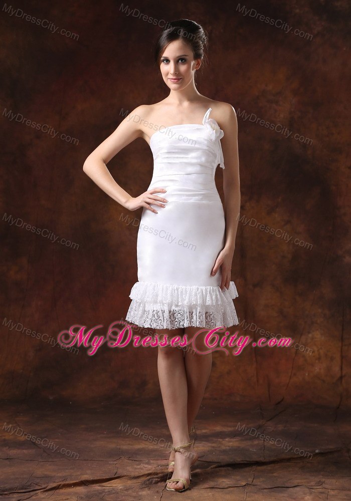 Affordable Strapless Knee-length Column Lace Bridal Dress for Beach