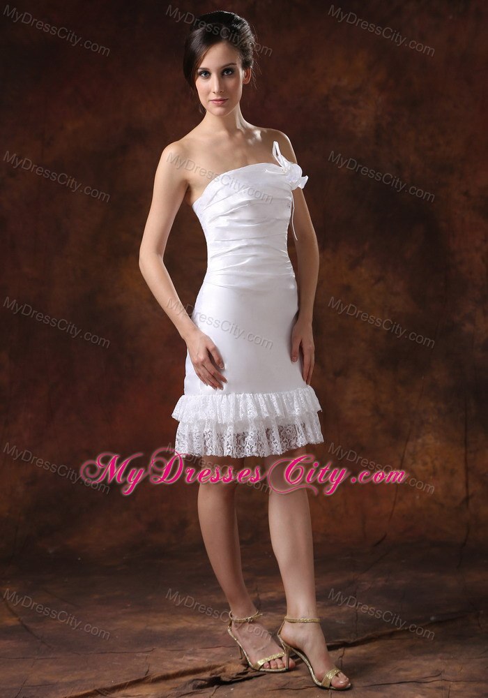 Affordable Strapless Knee-length Column Lace Bridal Dress for Beach