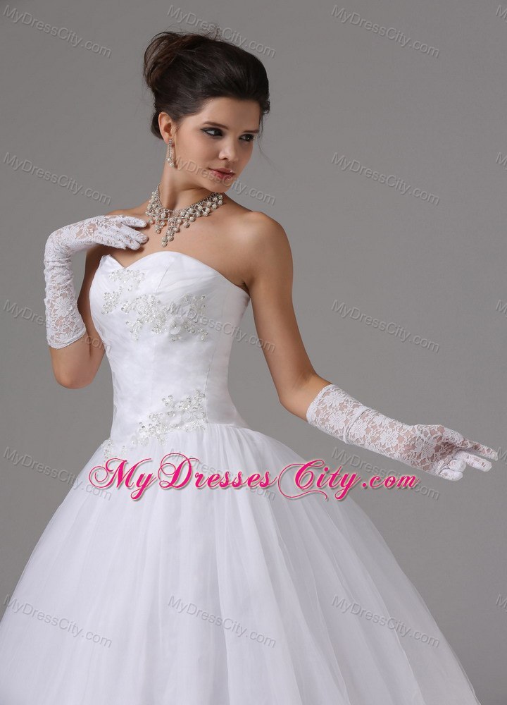 Puffy Appliques Ruching Sweetheart Wedding Gown for Garden Wedding