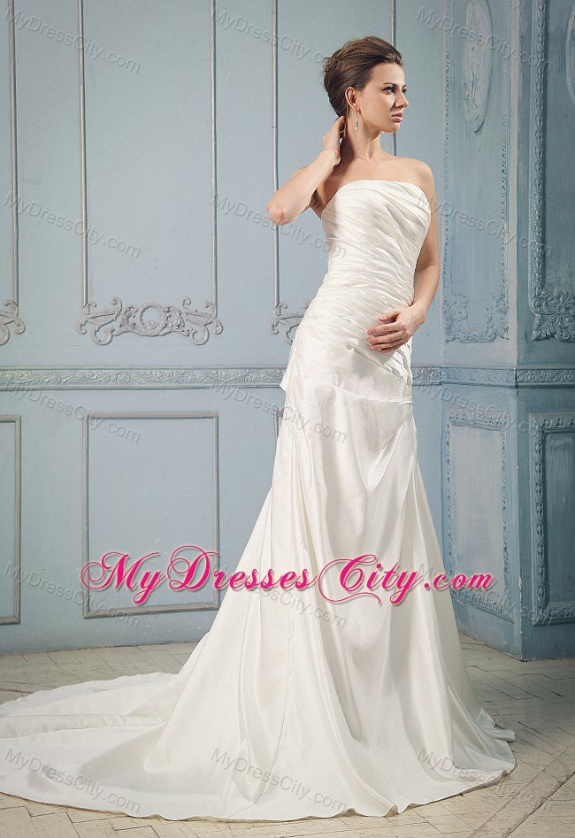 Impressive Court Train Ruched Wedding Dress With Appliques Floor-length