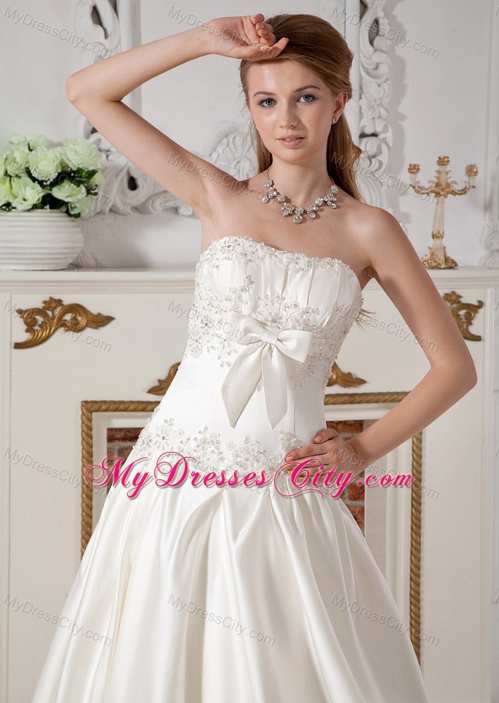 Romantic A-line Strapless Court Train Appliques Bowknot Wedding Dress