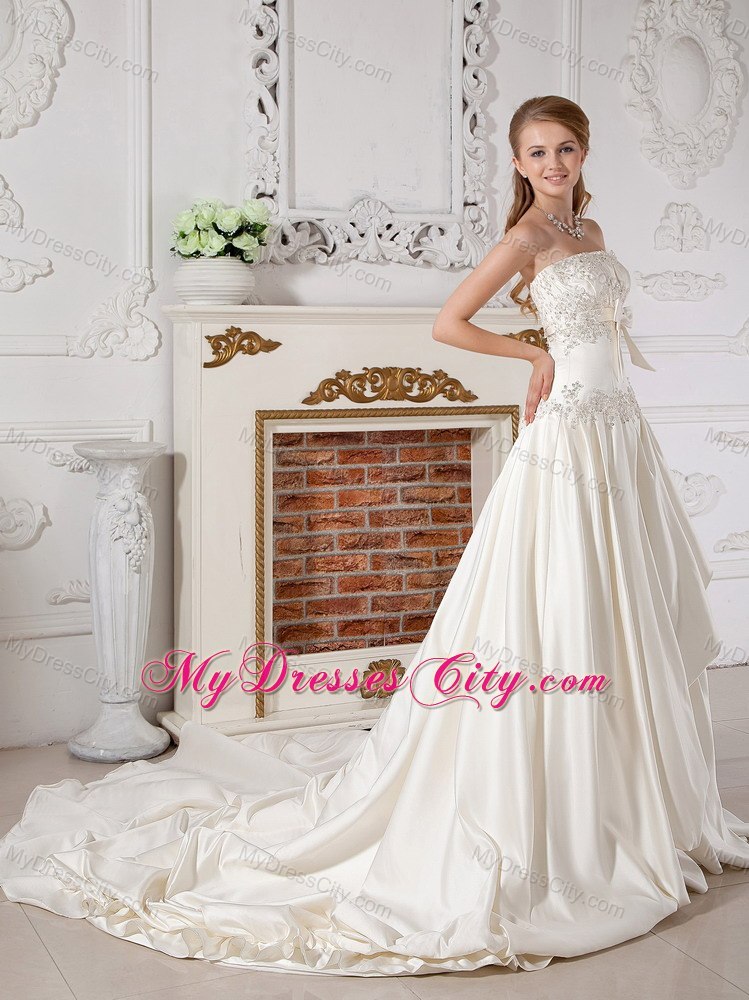 Romantic A-line Strapless Court Train Appliques Bowknot Wedding Dress