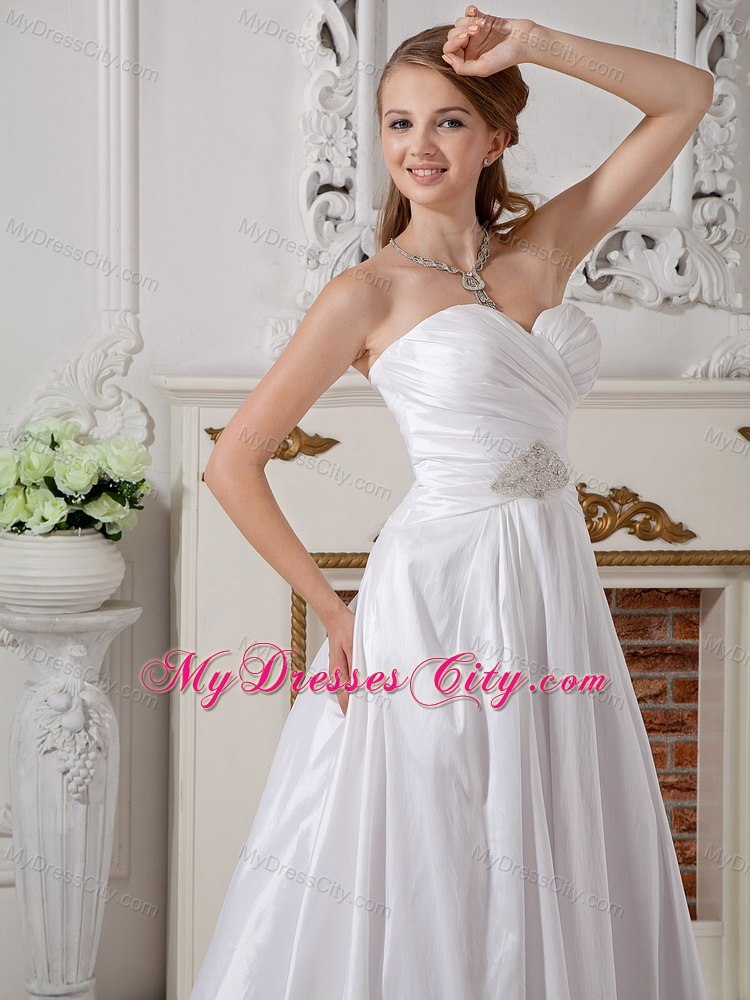 Modern A-line Court Train Appliques Taffeta Sweetheart Wedding Gown