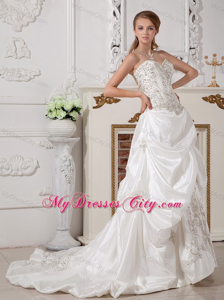 Noble A-line Sweetheart Appliques Pick-up Wedding Dress with Court Train