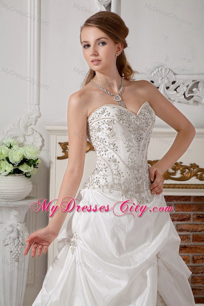 Noble A-line Sweetheart Appliques Pick-up Wedding Dress with Court Train