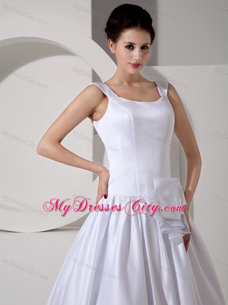 2013 Lovely A-line Scoop Court Train White Wedding Dress with Ribbon