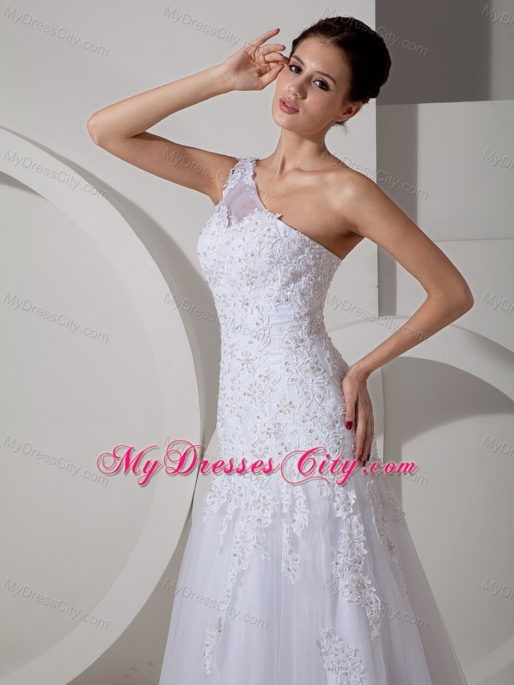 Lovely A-line Court Train Tulle and Lace Bridal Gowns with Single Shoulder