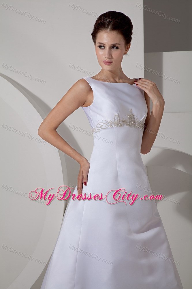 Attractive A-line Scoop Court Train Appliques Wedding Dress Floor-length