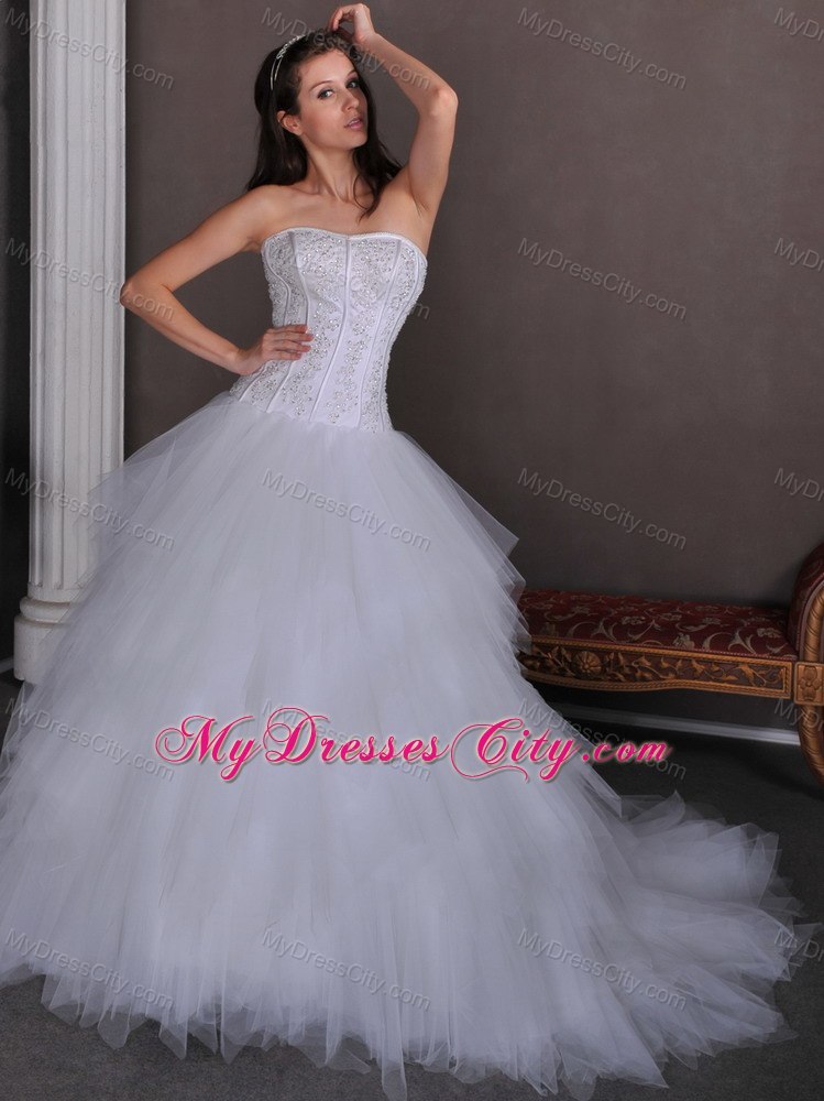 Cheap A-line Strapless Tulle Appliques Wedding Dress with Chapel Train