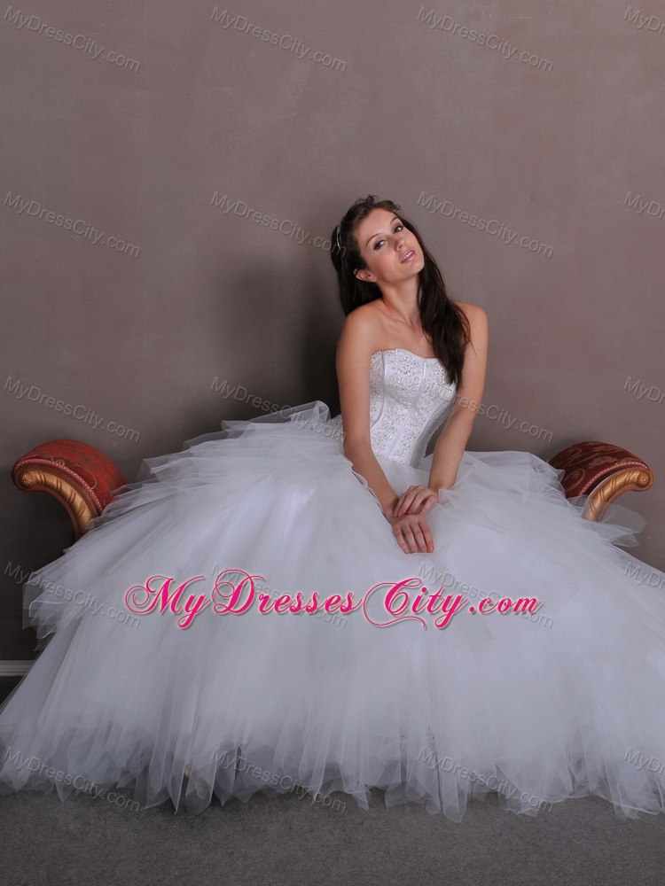 Cheap A-line Strapless Tulle Appliques Wedding Dress with Chapel Train