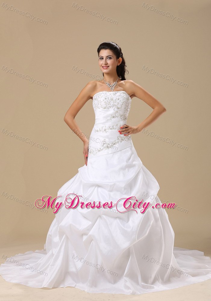 Embroidery Decorate Strapless A-line Pick-ups Bridal Gown with Train