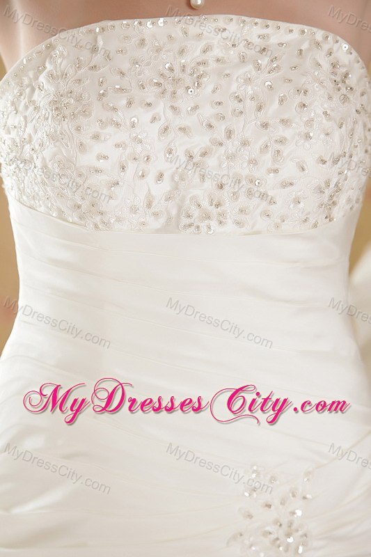 Strapless Gorgeous Chapel Train Wedding Dress with Appliques