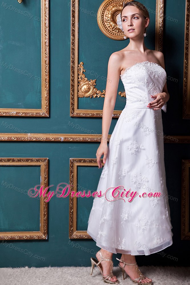 Modest Column Strapless Ankle-length Appliques Wedding Dress