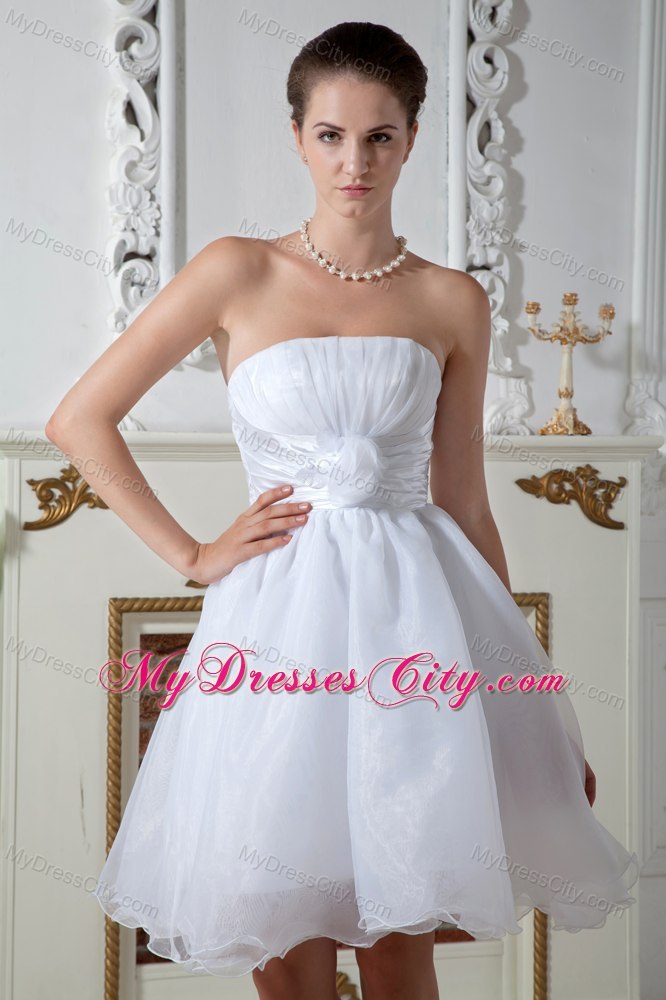 Pretty Strapless Knee-length Hand Made Flower Wedding Dress