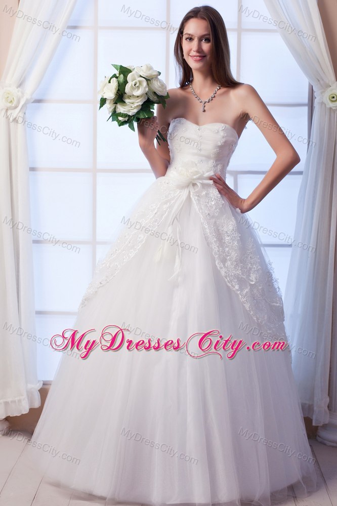 A-line Sweetheart Tulle Appliques and Flowers Wedding Dress