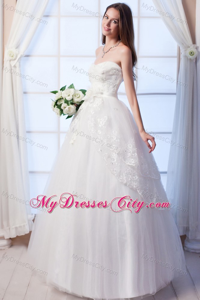 A-line Sweetheart Tulle Appliques and Flowers Wedding Dress