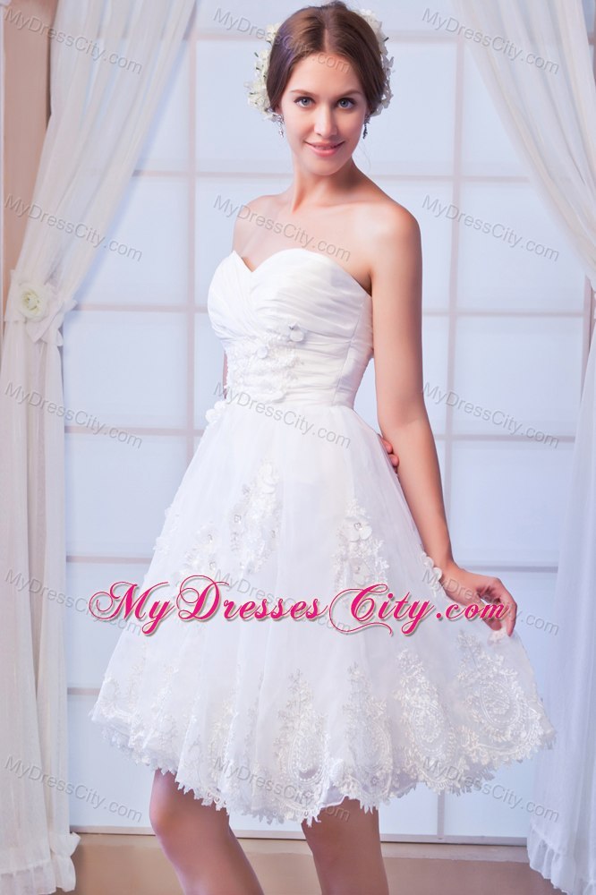 Sweetheart A-line Mini-length Organza Bridal Dress with Appliques