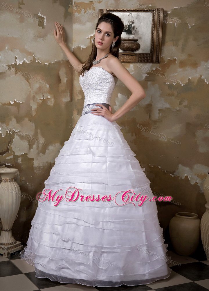 Appliques Sweetheart Taffeta and Organza Tiered Bridal Gown