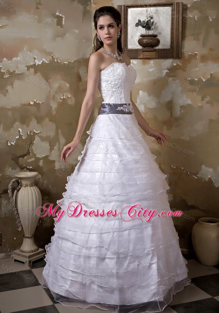 Appliques Sweetheart Taffeta and Organza Tiered Bridal Gown