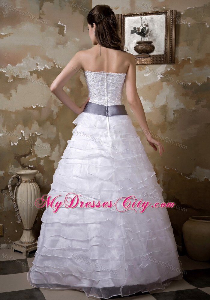 Appliques Sweetheart Taffeta and Organza Tiered Bridal Gown