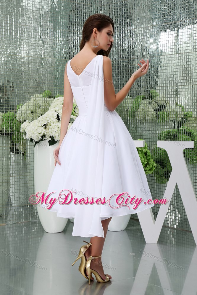 Scoop Neck Short Beach Wedding Dress with Watteau Train