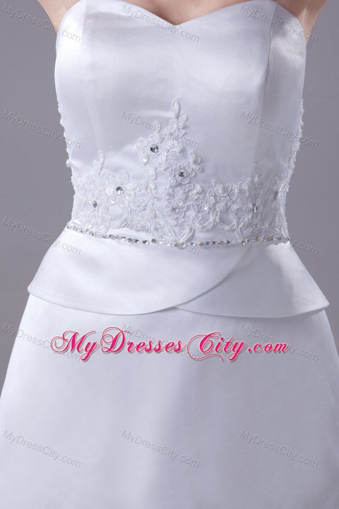 Best Appliques Sweetheart Wedding Dress with Watteau Train