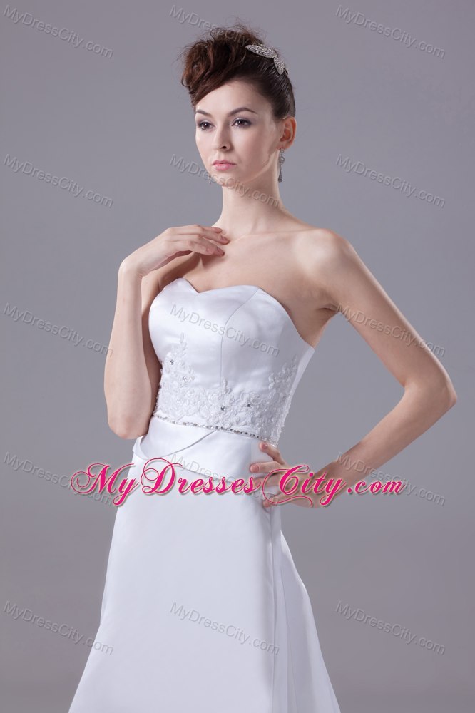 Best Appliques Sweetheart Wedding Dress with Watteau Train