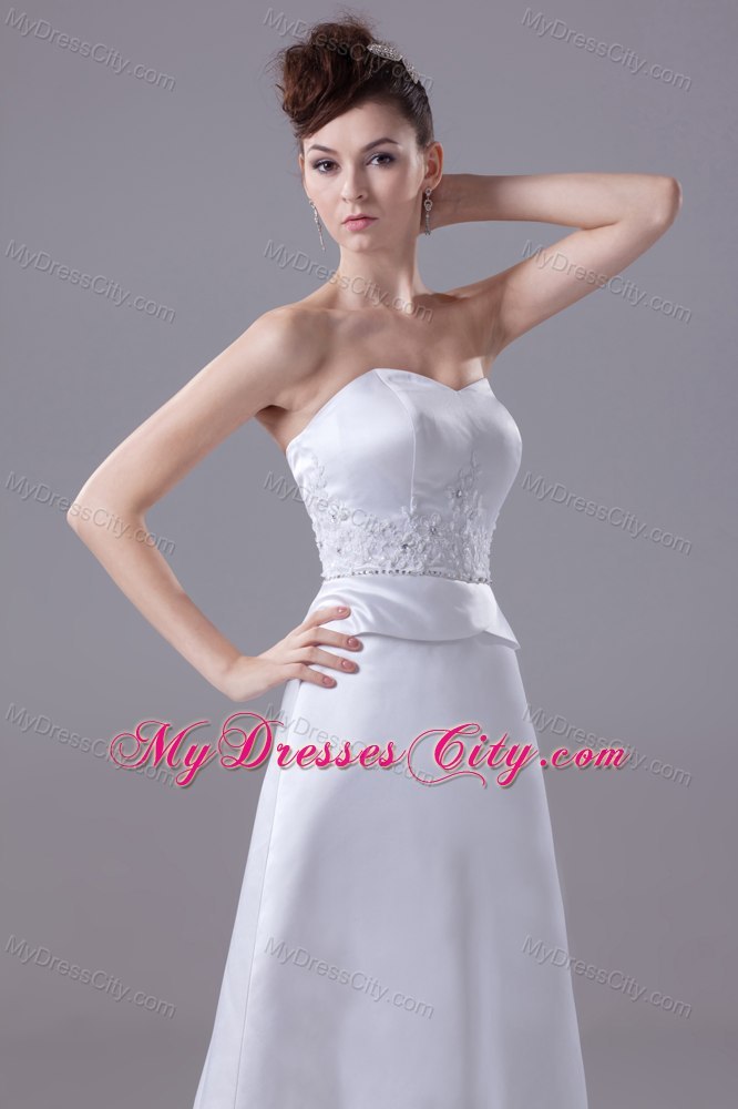 Best Appliques Sweetheart Wedding Dress with Watteau Train