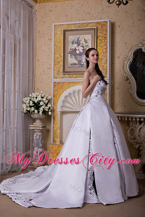 Amazing Style Ball Gown Strapless Satin Embroidery Wedding Dress