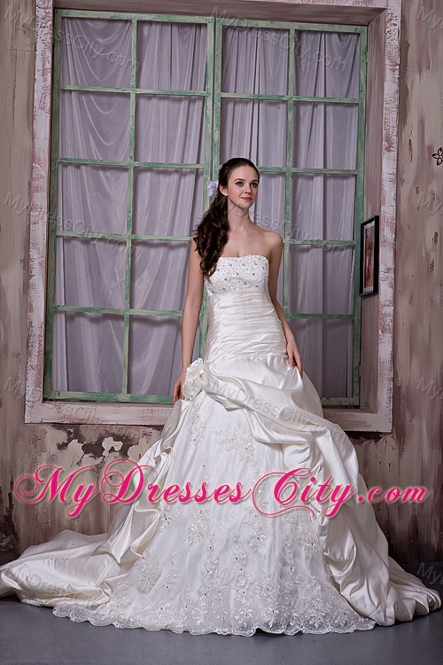 Vintage Taffeta and Lace Wedding Dress with Appliques and Flower