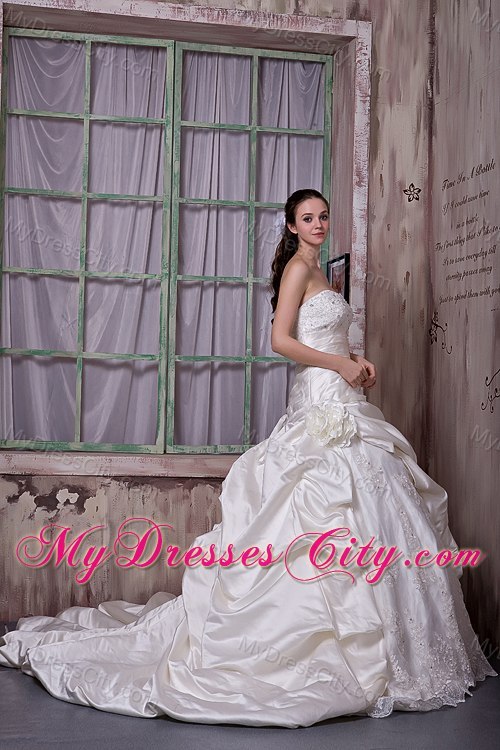 Vintage Taffeta and Lace Wedding Dress with Appliques and Flower