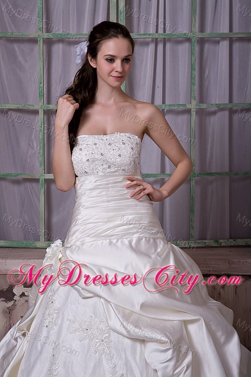 Vintage Taffeta and Lace Wedding Dress with Appliques and Flower