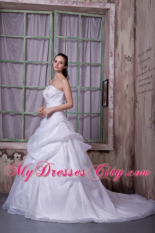 Taffeta and Organza Strapless Appliques Bridal Dress with Train