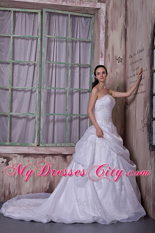 Taffeta and Organza Strapless Appliques Bridal Dress with Train