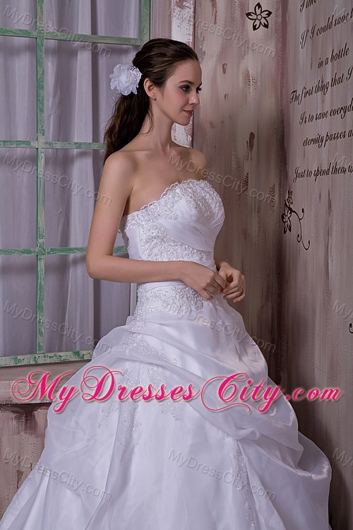 Taffeta and Organza Strapless Appliques Bridal Dress with Train