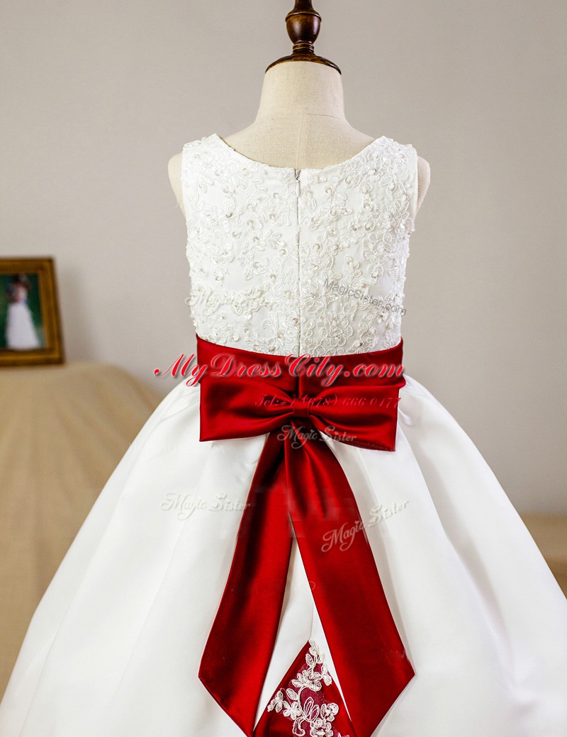 Pretty Scoop White Zipper Flower Girl Dresses for Less Lace and Appliques and Bowknot Sleeveless Floor Length