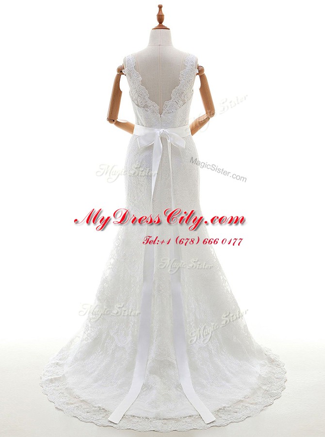 Sleeveless Lace With Brush Train Backless Wedding Dress in White with Lace and Bowknot