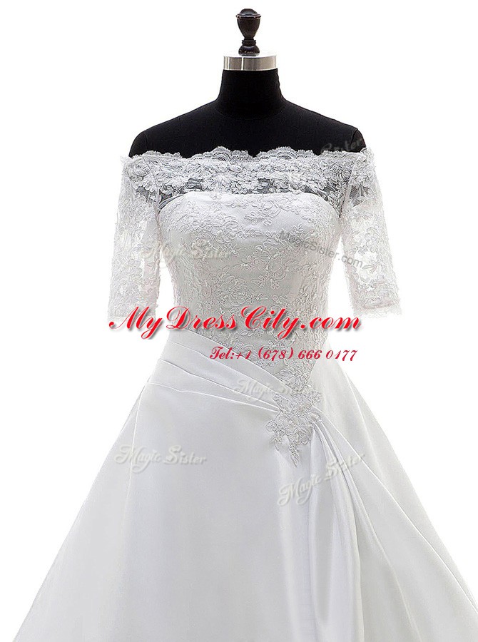 Off the Shoulder Half Sleeves With Train Lace Clasp Handle Bridal Gown with White Brush Train