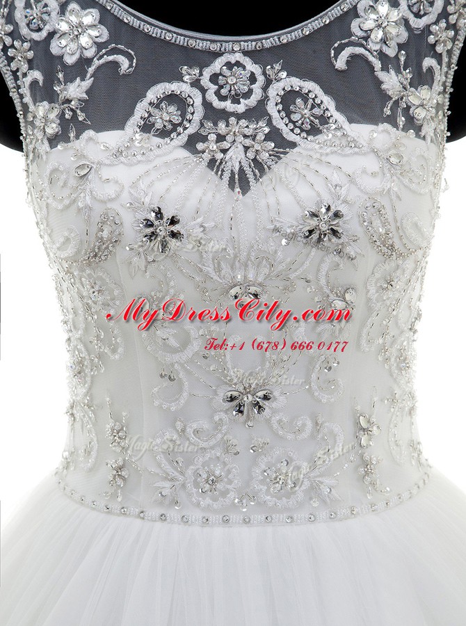 High Quality White Clasp Handle Scoop Beading Wedding Dress Tulle Sleeveless Brush Train