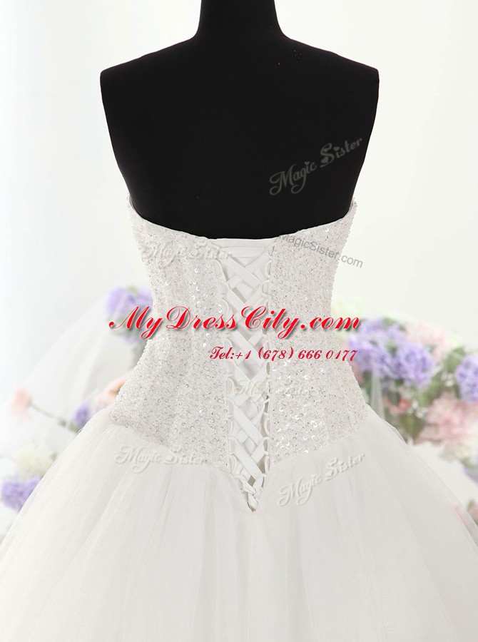 Sleeveless Tulle With Brush Train Lace Up Wedding Gowns in White with Beading