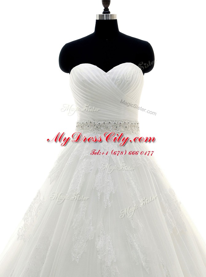 White Sleeveless Tulle and Lace Brush Train Clasp Handle Wedding Gowns for Wedding Party