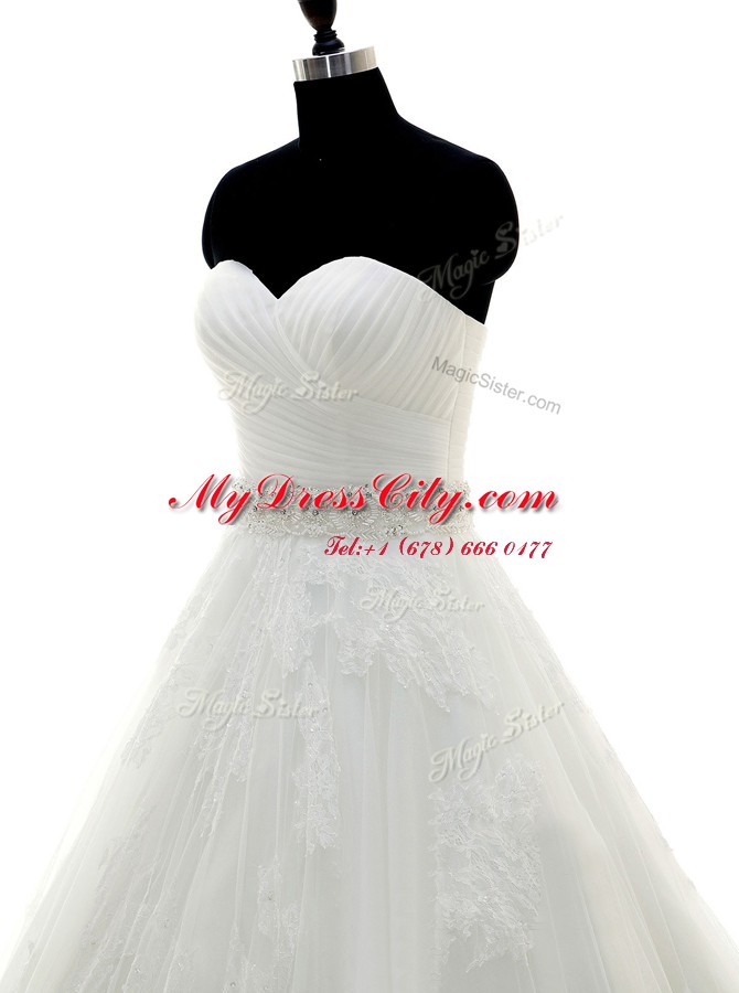 White Sleeveless Tulle and Lace Brush Train Clasp Handle Wedding Gowns for Wedding Party